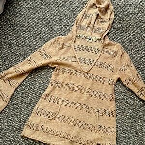 Roxy hooded sweater size small in tan